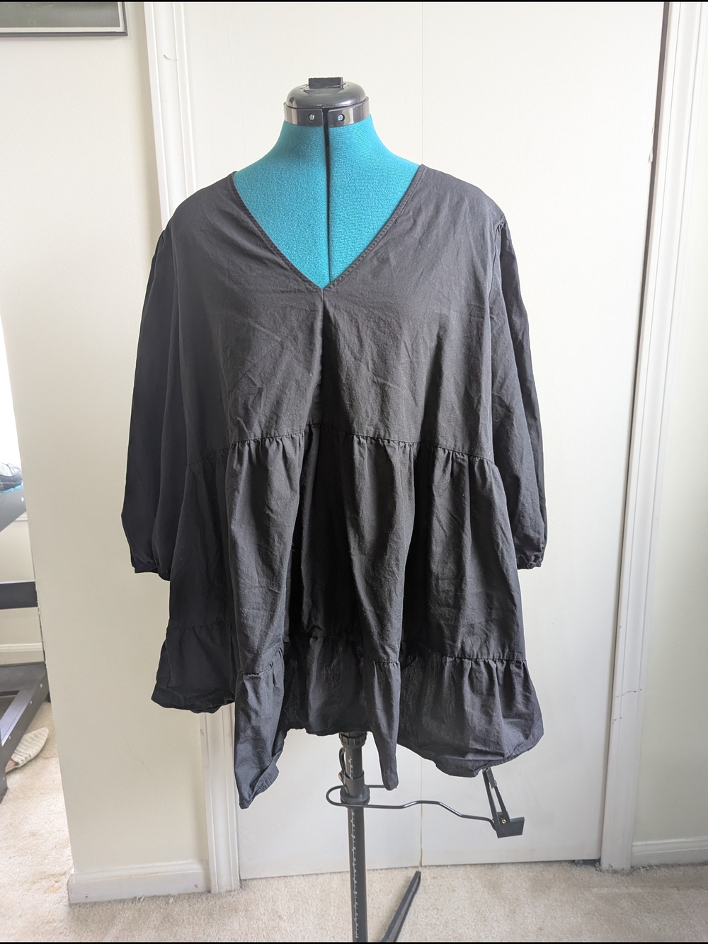 GAP Women's Black V-Neck Tiered Tunic